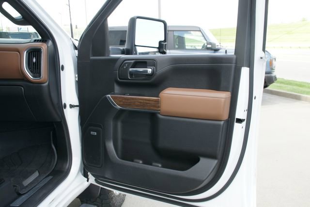 Used 2020 Chevrolet Silverado 2500 High Country w/ Safety Package II image 38