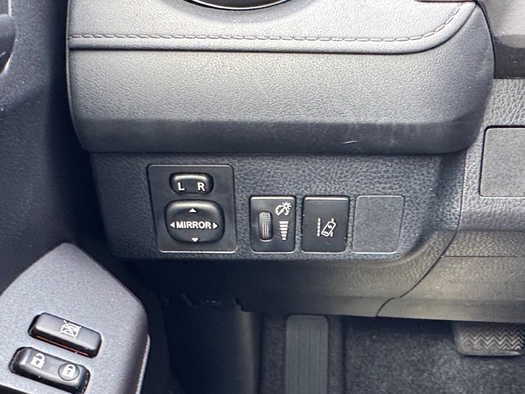 Used 2018 Toyota RAV4 LE w/ All Weather Liner Package FWD image 20