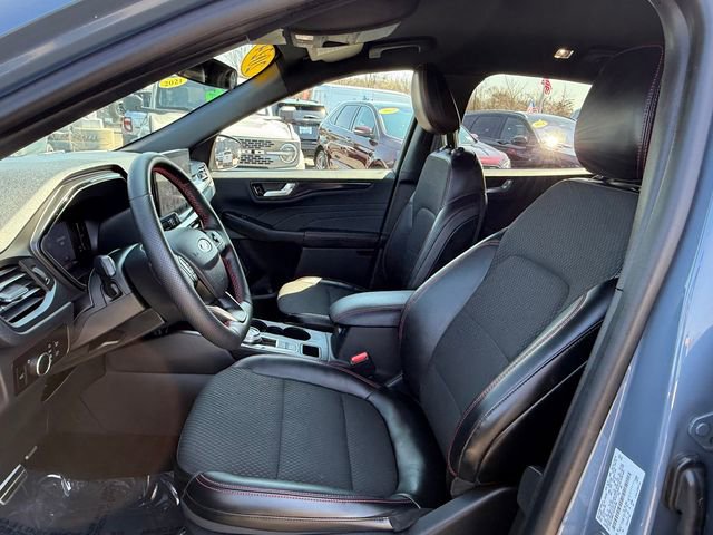 Certified 2024 Ford Escape ST-Line w/ Tech Pack #1 AWD/4WD image 6