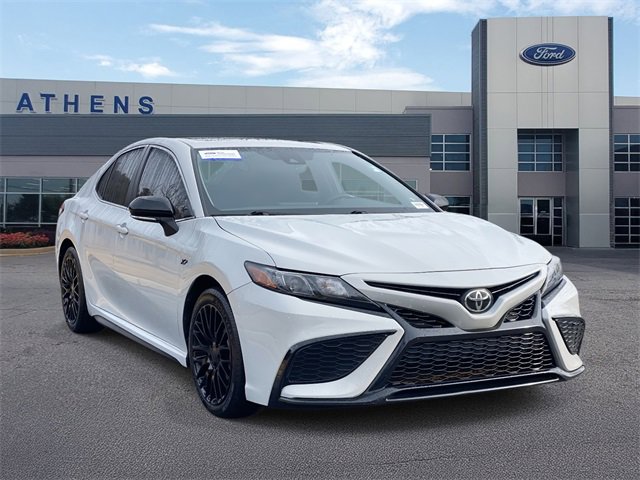 Used 2023 Toyota Camry SE image 1