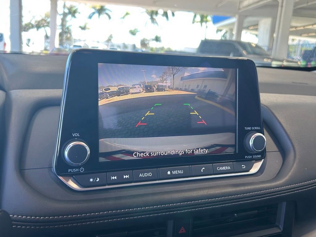 Used 2024 Nissan Rogue S image 13