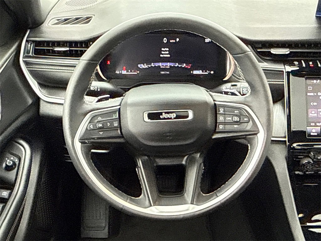 Used 2025 Jeep Grand Cherokee L Altitude image 26