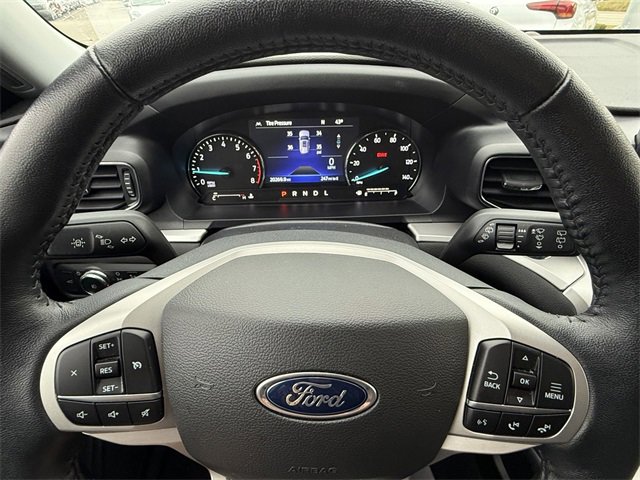 Certified 2022 Ford Explorer XLT w/ Equipment Group 202A image 19