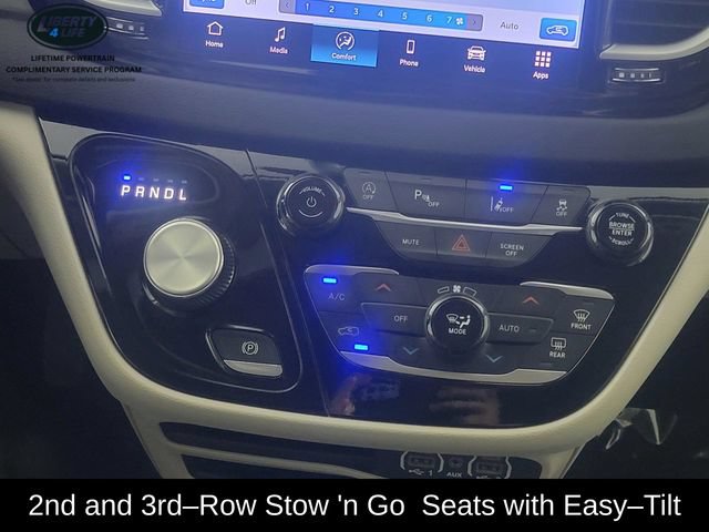 Used 2024 Chrysler Pacifica Touring-L FWD image 23