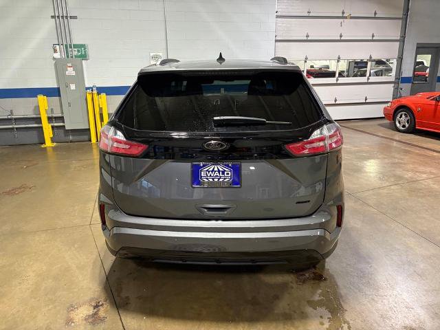 Certified 2024 Ford Edge SE w/ Black Appearance Package AWD/4WD image 9