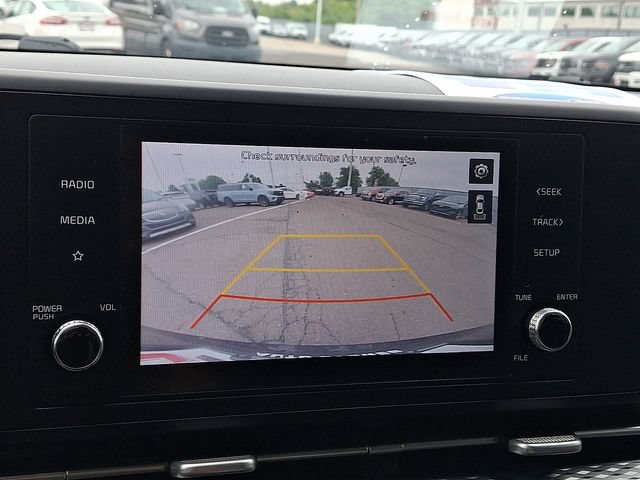 Used 2022 Kia Carnival LX FWD image 17