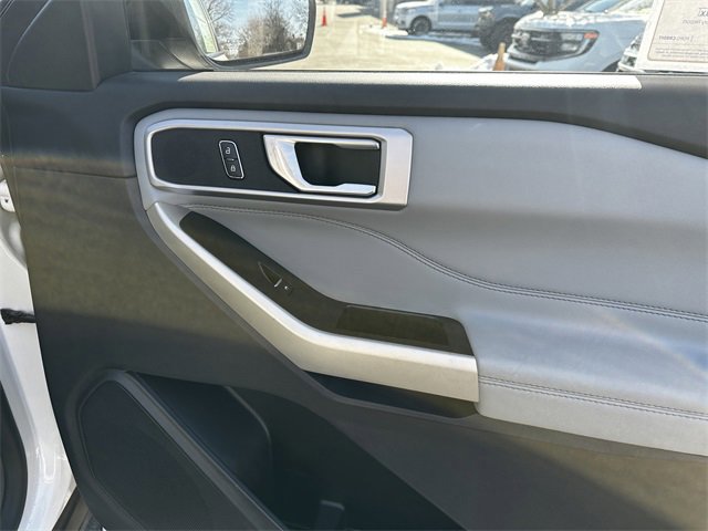 Certified 2022 Ford Explorer XLT w/ Equipment Group 202A image 37