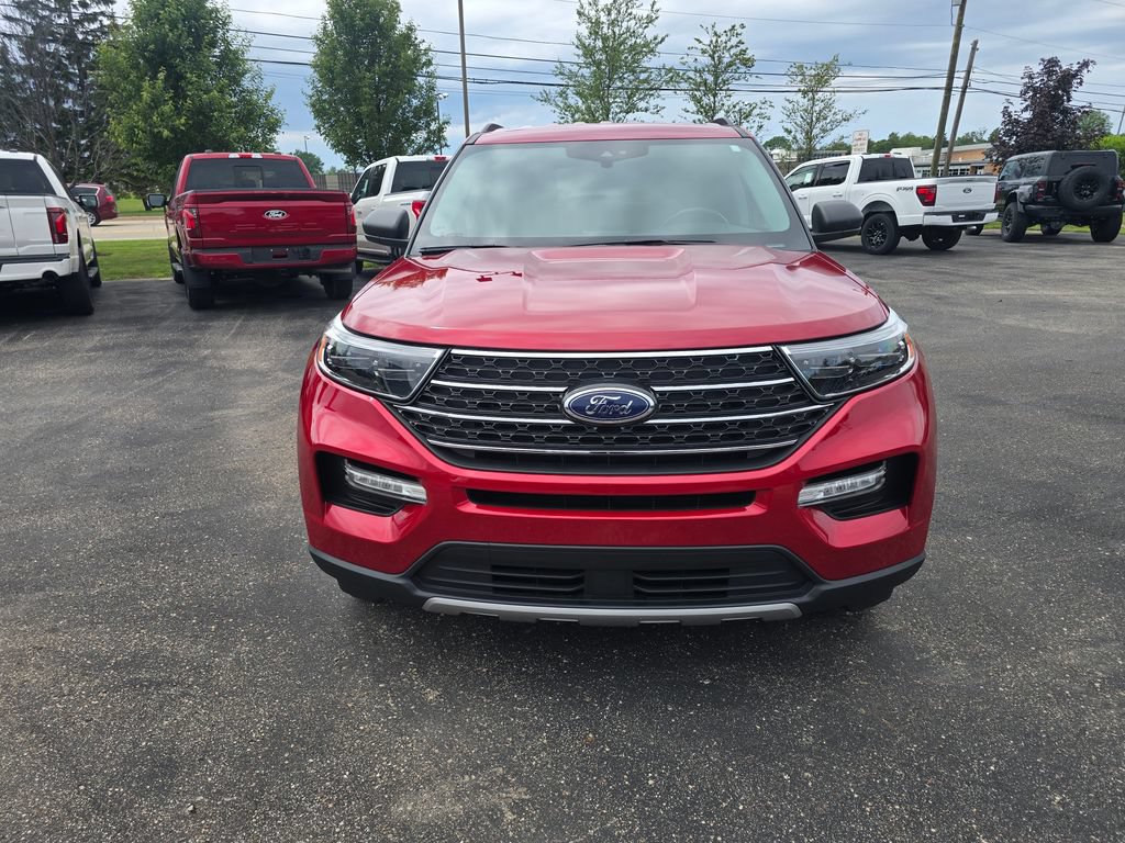 Certified 2023 Ford Explorer XLT w/ Equipment Group 202A AWD/4WD image 8