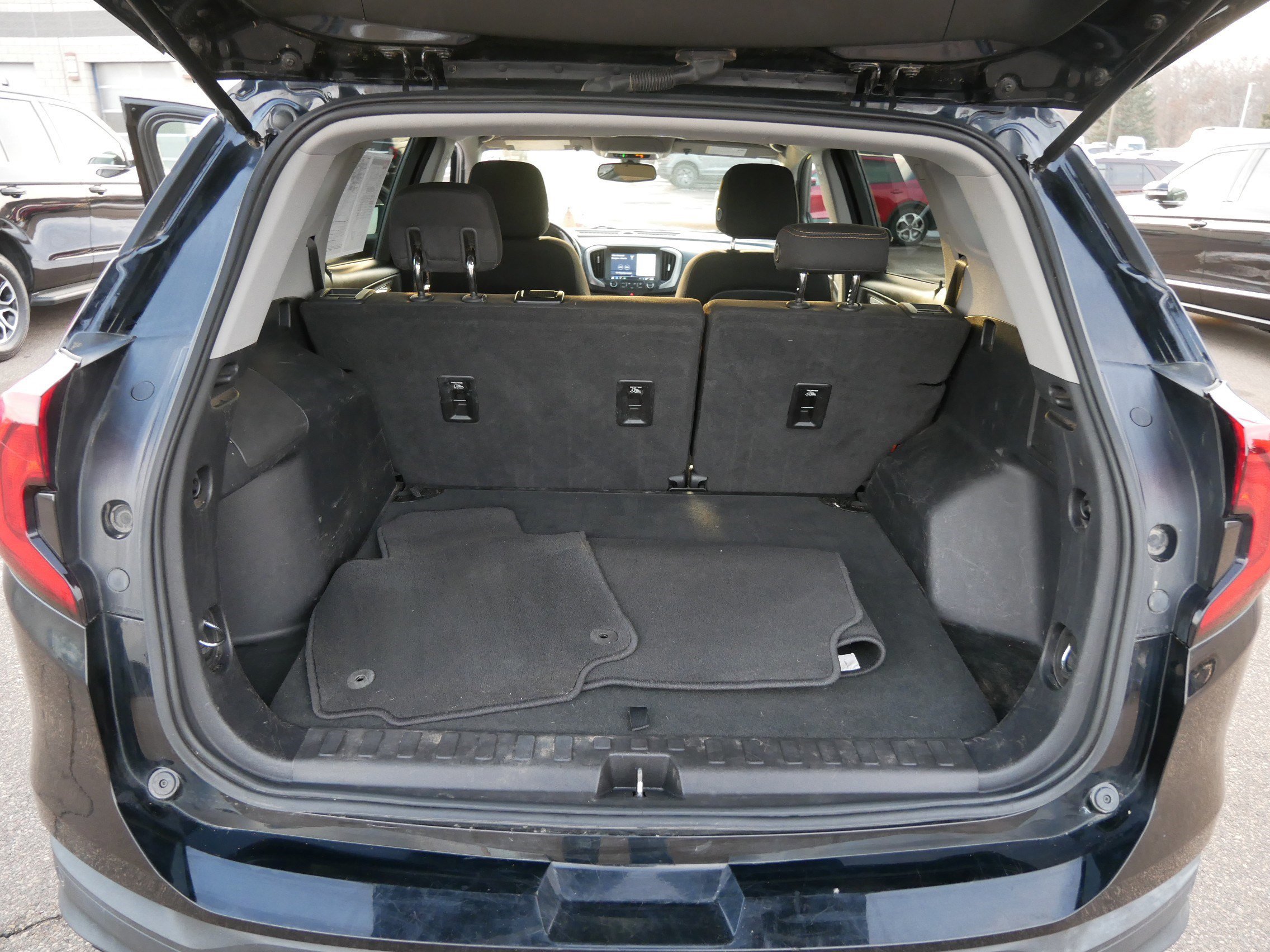 Used 2018 GMC Terrain SLE w/ Driver Convenience Package image 18