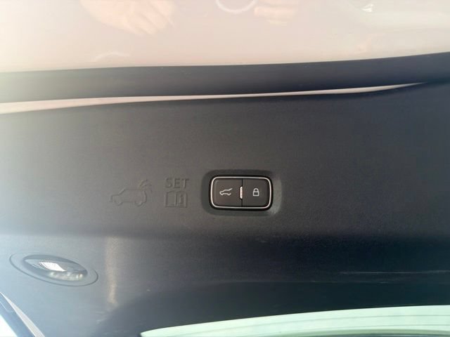 Certified 2025 Ford Expedition Active AWD/4WD image 11