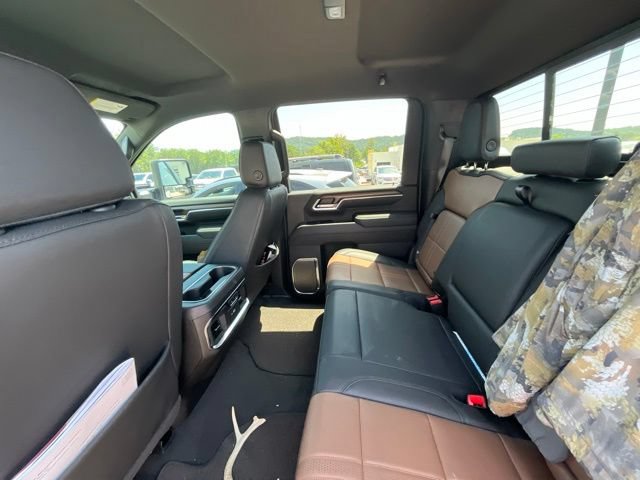 Used 2025 Chevrolet Silverado 2500 High Country AWD/4WD image 40