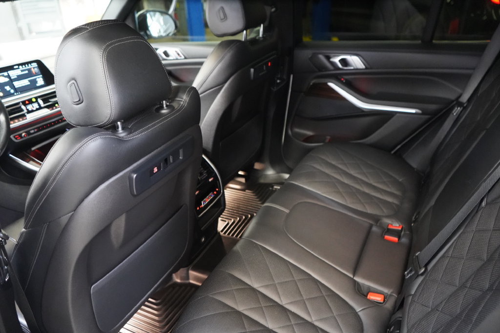 Used 2023 BMW X5 xDrive40i AWD/4WD image 32