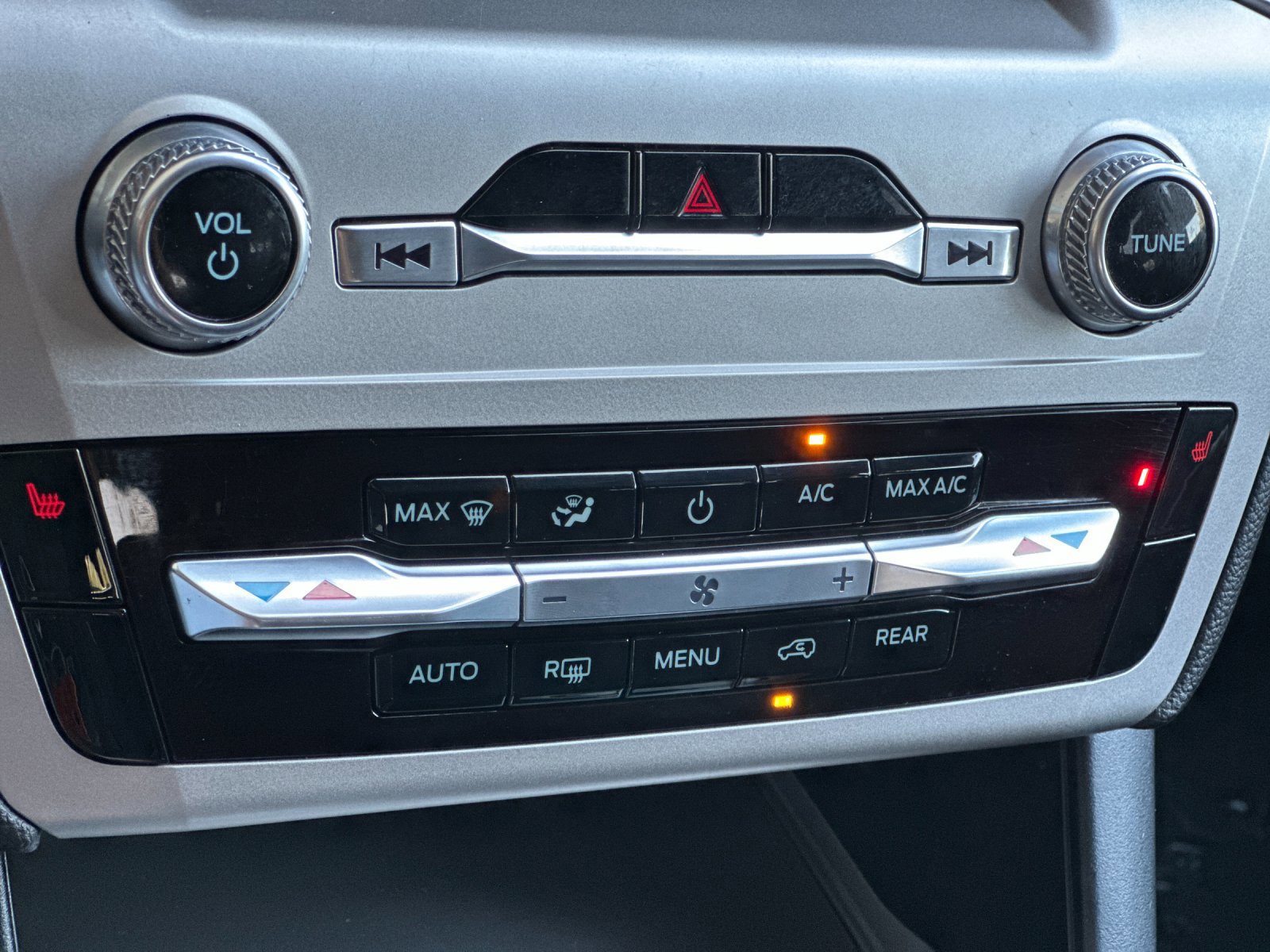 Certified 2022 Ford Explorer XLT w/ Class IV Trailer Tow Package image 22