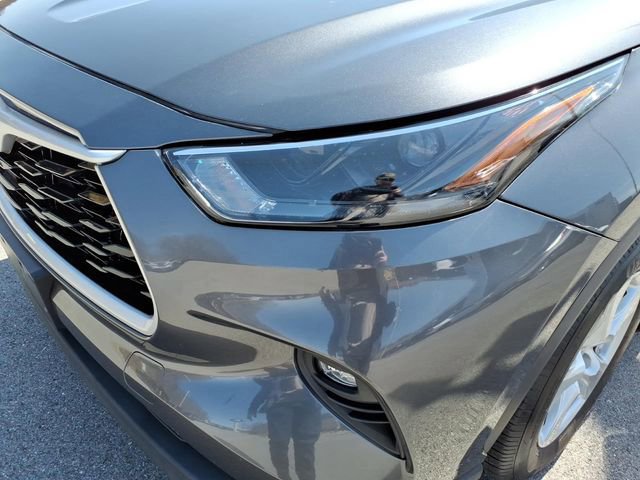 Used 2023 Toyota Highlander LE image 16