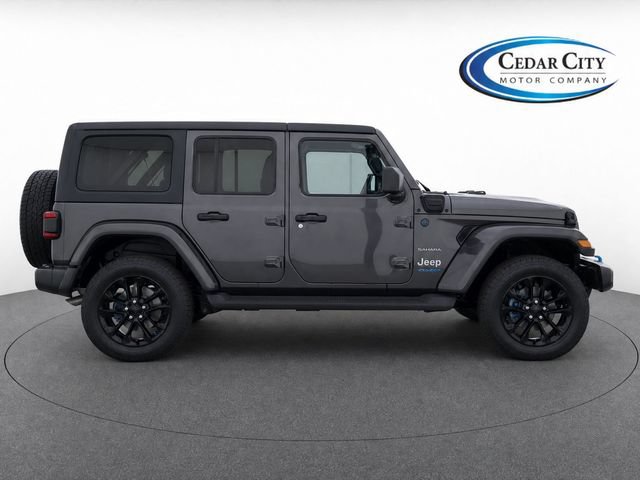 Used 2022 Jeep Wrangler Unlimited Sahara w/ Cold Weather Group AWD/4WD image 8