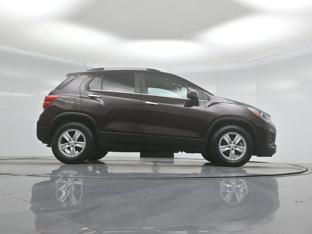 Used 2020 Chevrolet Trax LT w/ LT Convenience Package FWD image 43