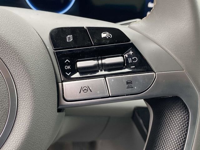 Used 2025 Hyundai Elantra SEL w/ Cargo Package image 22