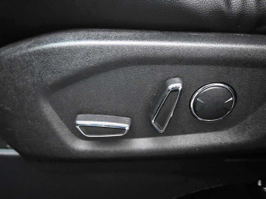 Certified 2017 Ford Explorer XLT w/ Equipment Group 202A image 11