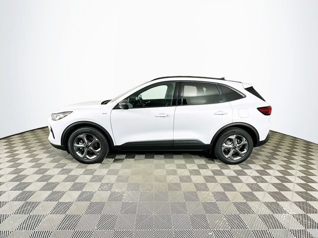 Certified 2025 Ford Escape ST-Line w/ Equipment Group 301A FWD image 8