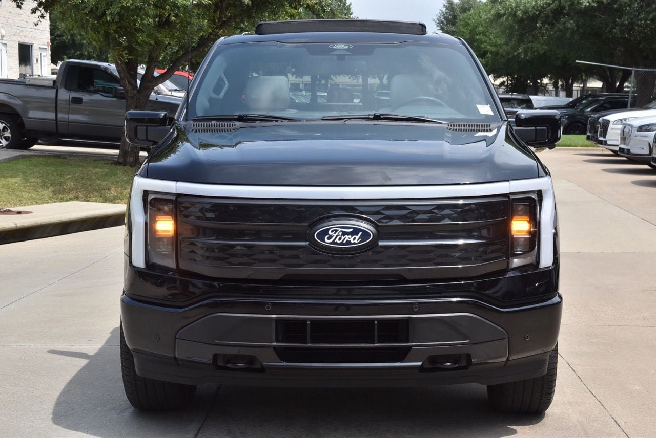 Certified 2025 Ford F150 Lightning Platinum AWD/4WD image 3