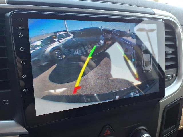 Used 2018 RAM 1500 Classic SLT image 14