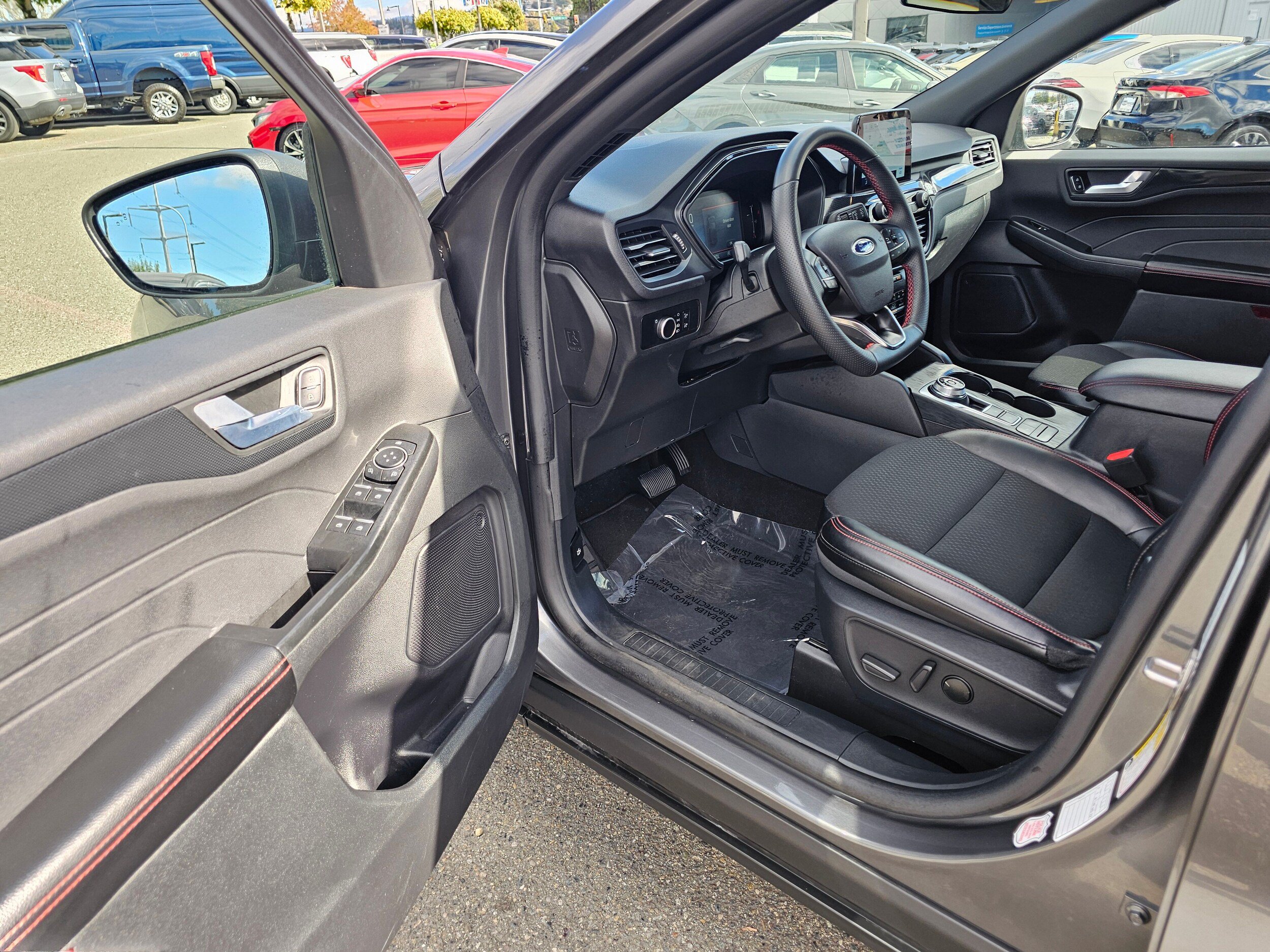 Certified 2025 Ford Escape ST-Line AWD/4WD image 21