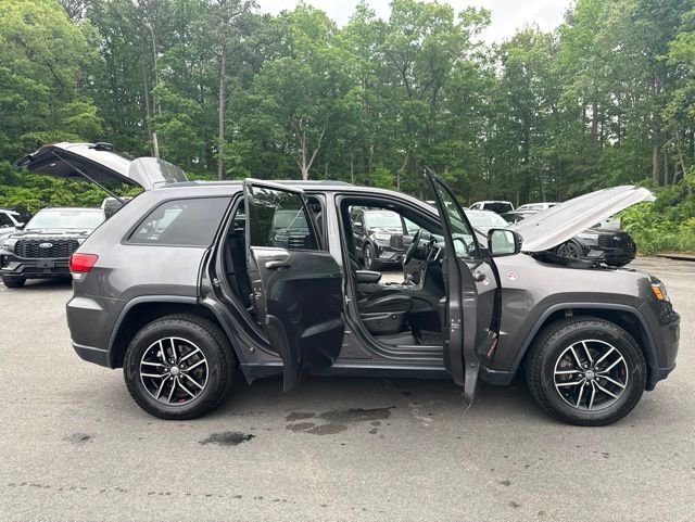 Used 2017 Jeep Grand Cherokee Trailhawk AWD/4WD image 28