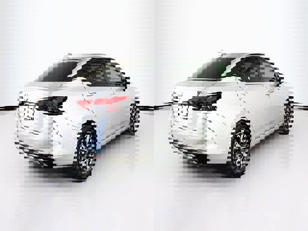 Used 2023 Nissan Versa SV image 23