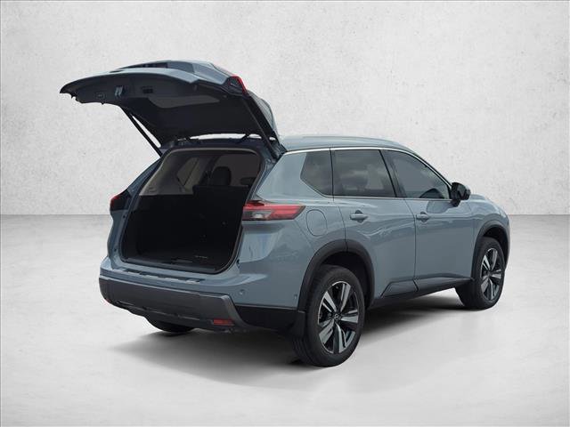 Used 2025 Nissan Rogue SL image 3