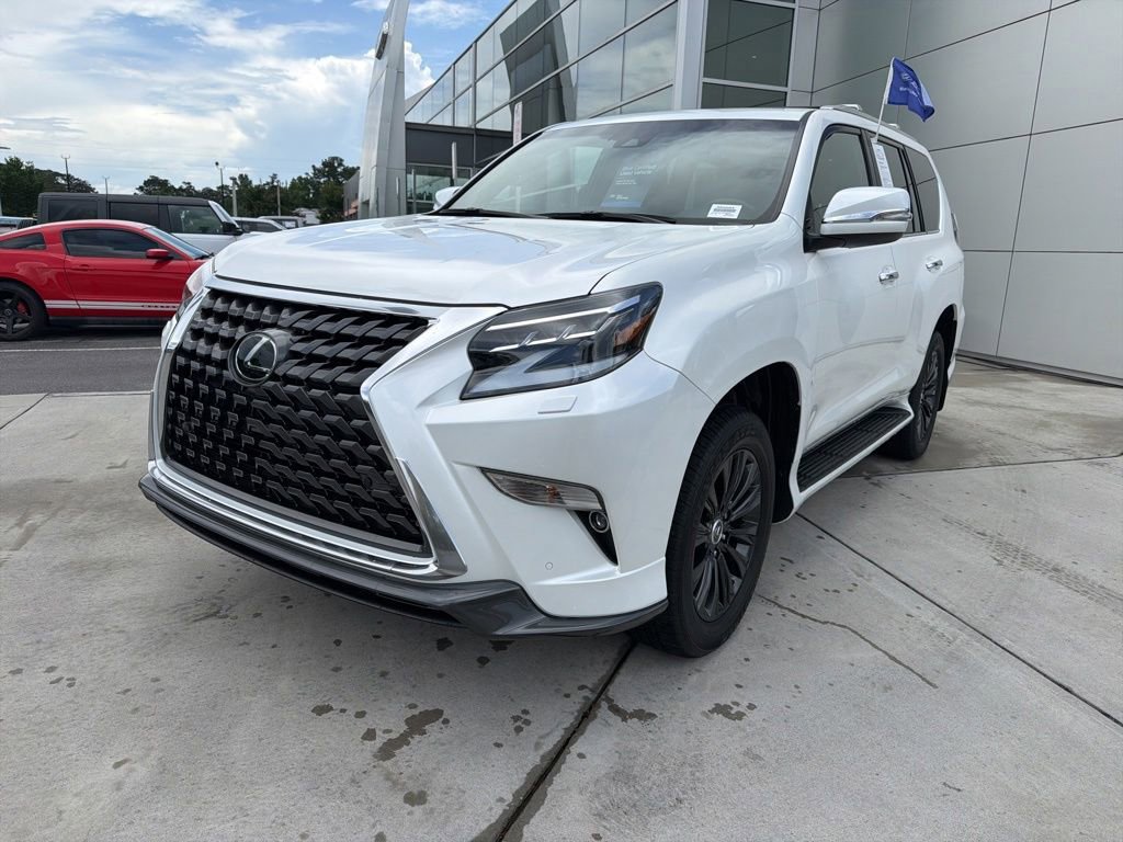 Used 2023 Lexus GX 460 Premium w/ Accessory Package AWD/4WD image 3