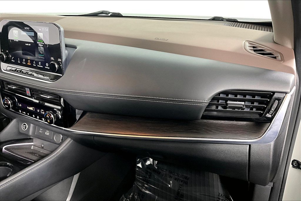 Used 2023 Nissan Rogue Platinum FWD image 16