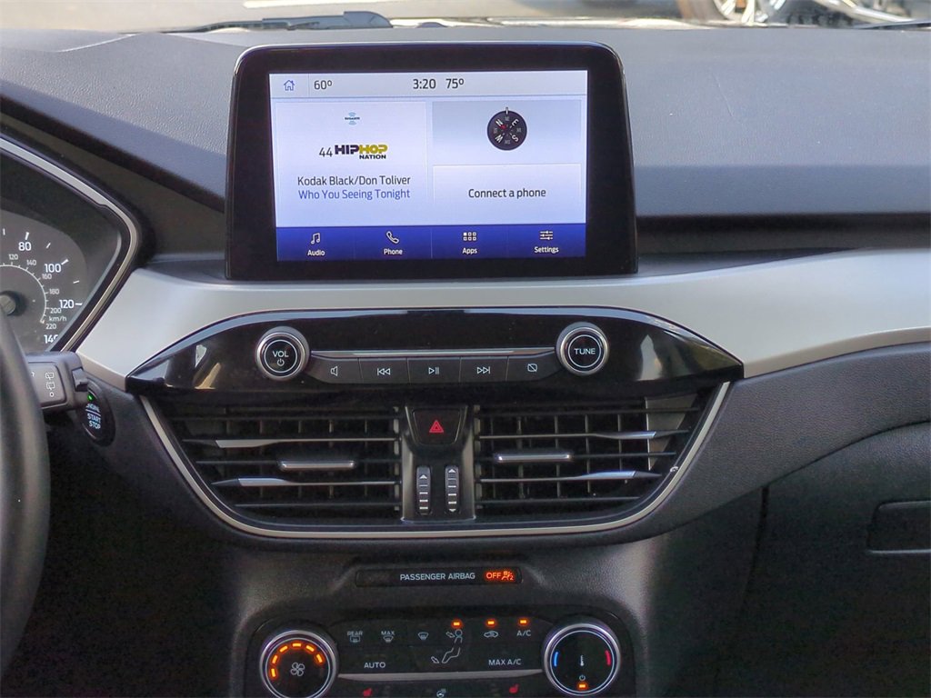 Certified 2022 Ford Escape SE w/ Cold Weather Package image 18