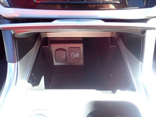 Certified 2022 Ford Explorer XLT w/ Equipment Group 202A image 25