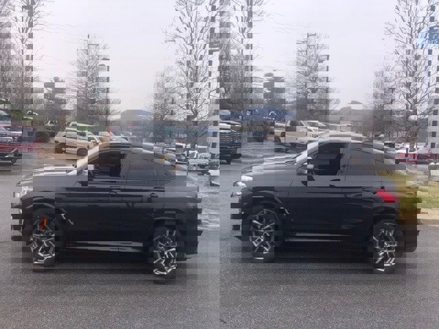 Used 2020 BMW X4 M40i w/ Driving Assistance Package image 3