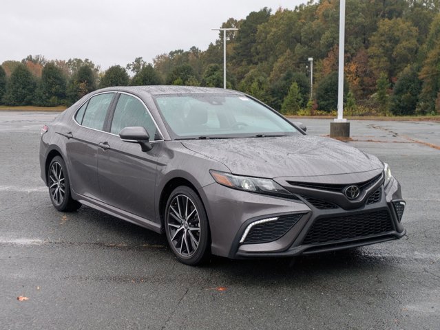 Used 2023 Toyota Camry SE image 6