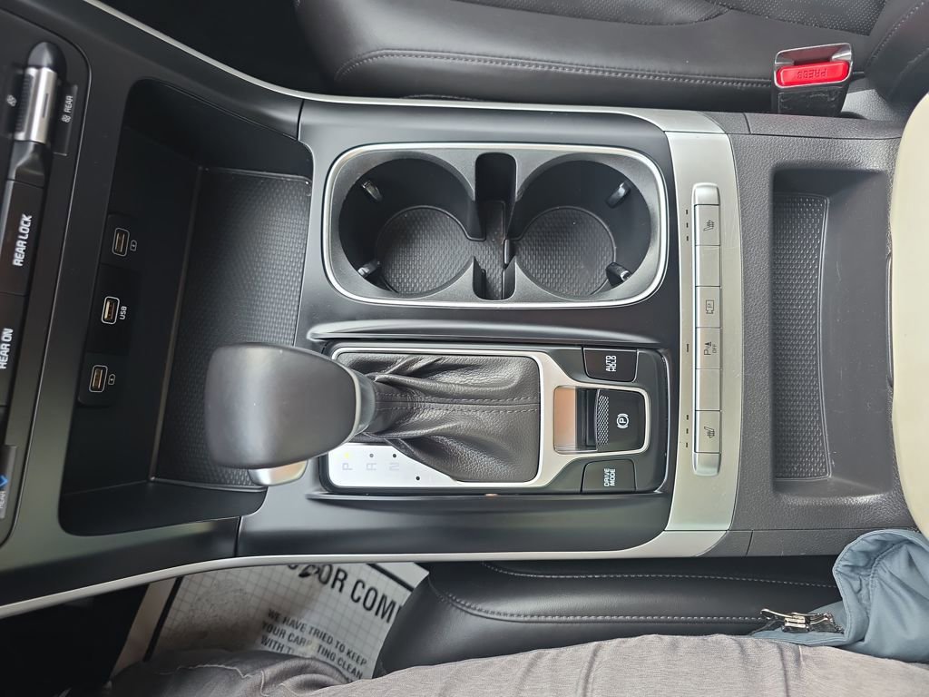 Used 2023 Kia Carnival LX image 29