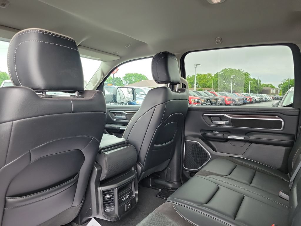 Used 2022 RAM 1500 Laramie AWD/4WD image 16
