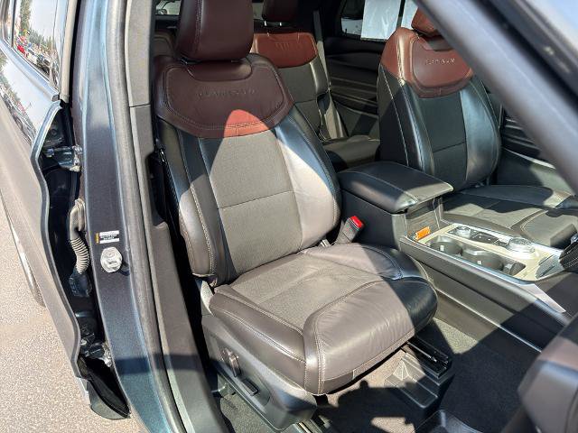 Certified 2023 Ford Explorer Platinum w/ Technology Package AWD/4WD image 8