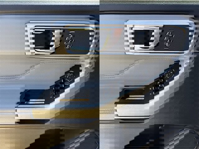 Certified 2022 Ford Explorer XLT w/ Equipment Group 202A image 5