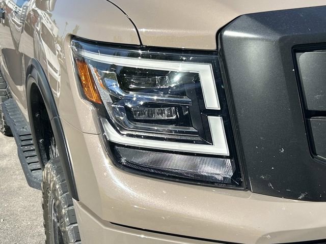 Used 2022 Nissan Titan PRO-4X w/ Pro-4x Convenience Package AWD/4WD image 8