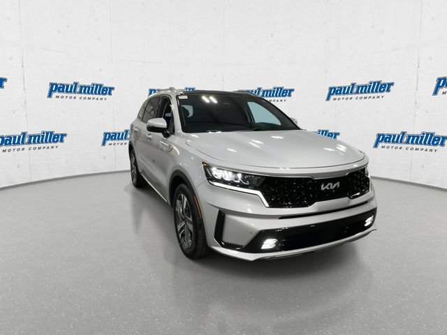 Used 2024 Kia Sorento EX w/ Panoramic Sunroof Package AWD/4WD image 3