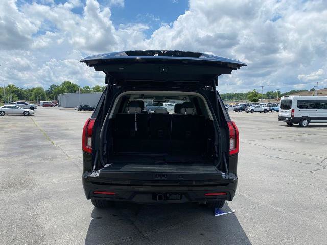 Certified 2025 Ford Expedition Active RWD image 9