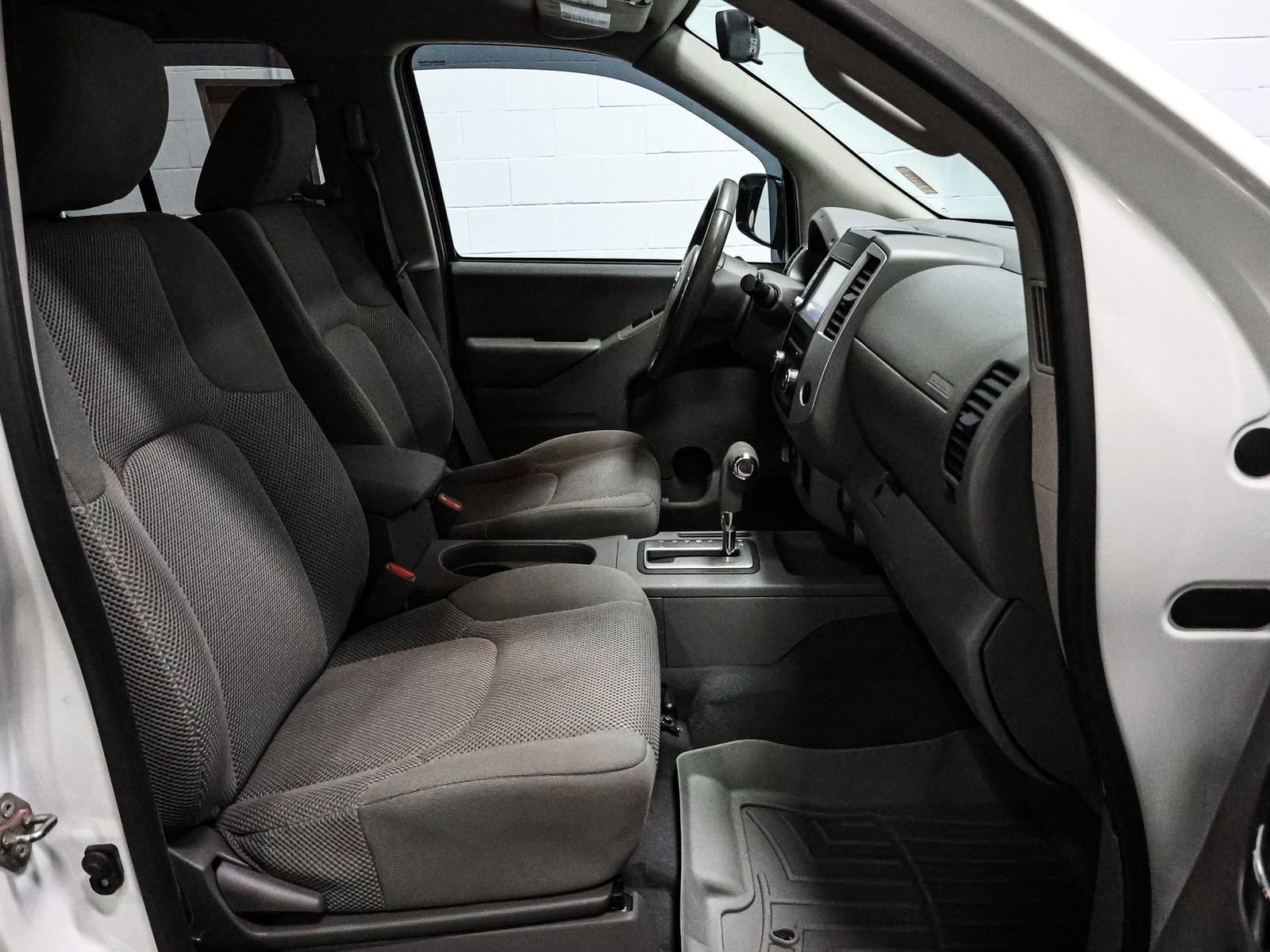 Used 2019 Nissan Frontier SV image 21