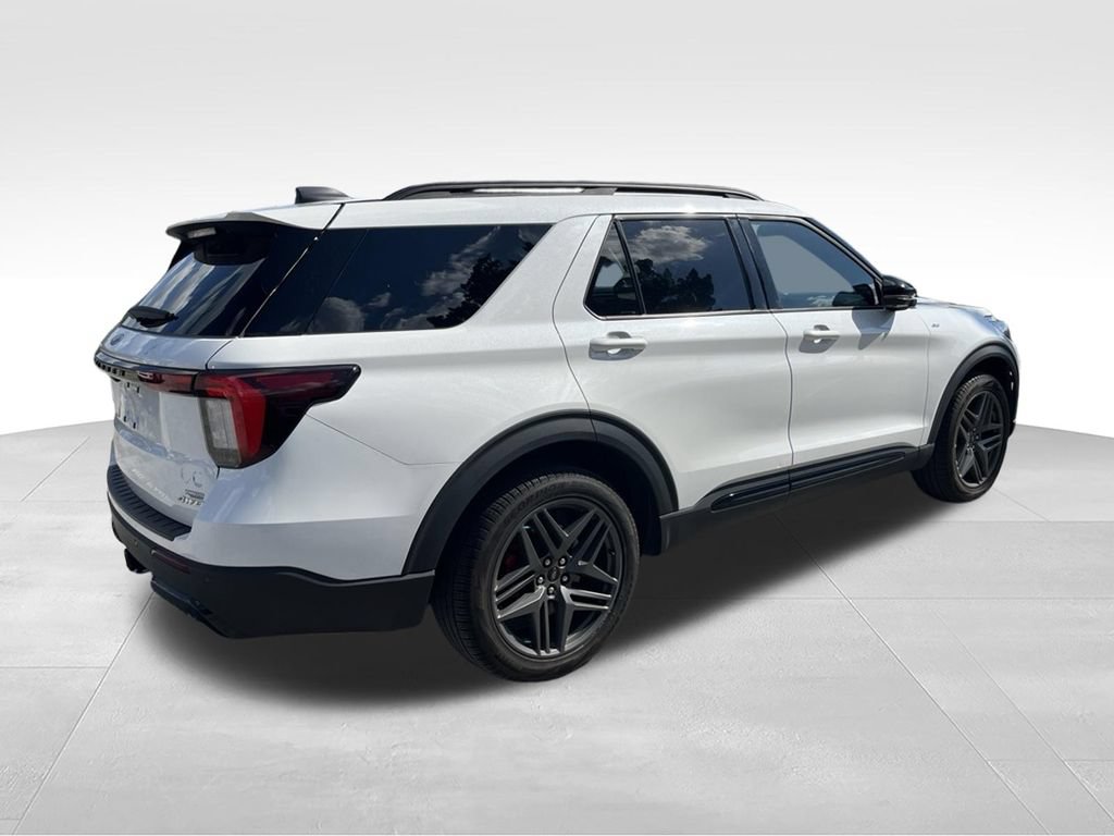 Certified 2025 Ford Explorer ST-Line w/ ST-Line Street Pack AWD/4WD image 5