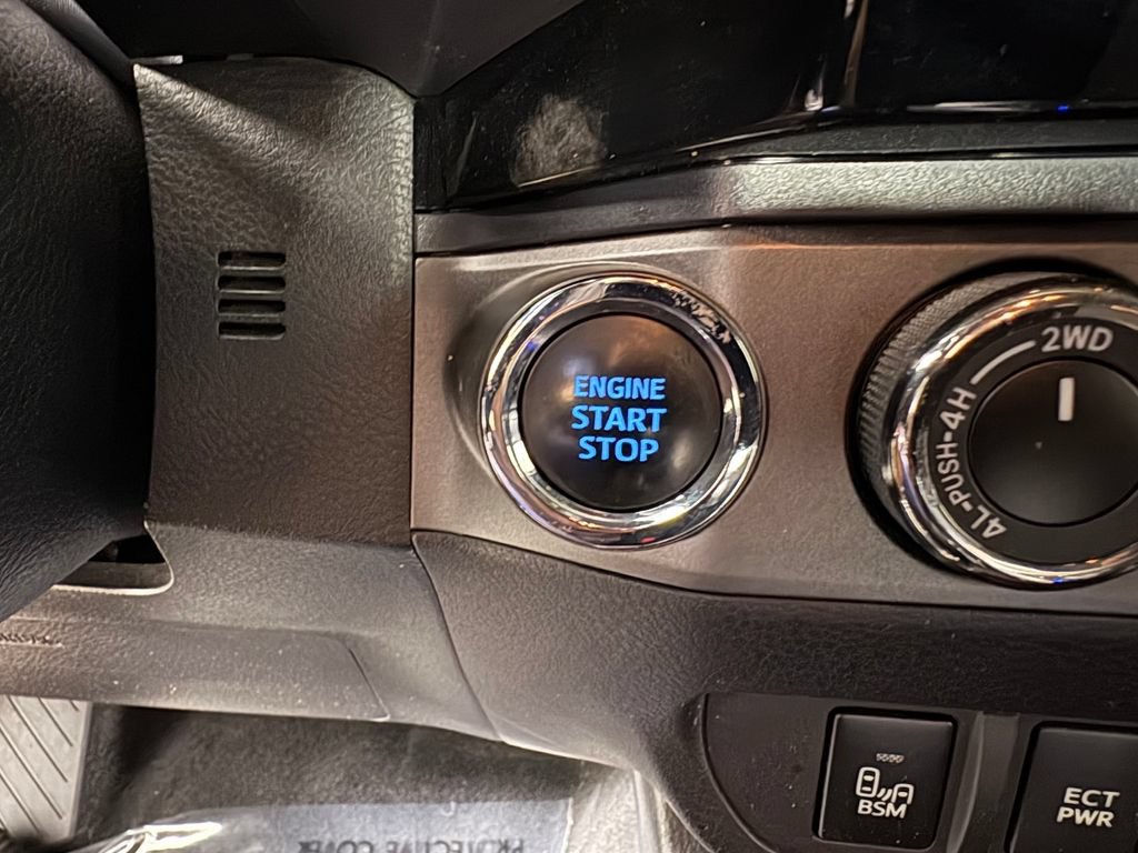 Used 2018 Toyota Tacoma TRD Sport w/ Technology Package AWD/4WD image 21