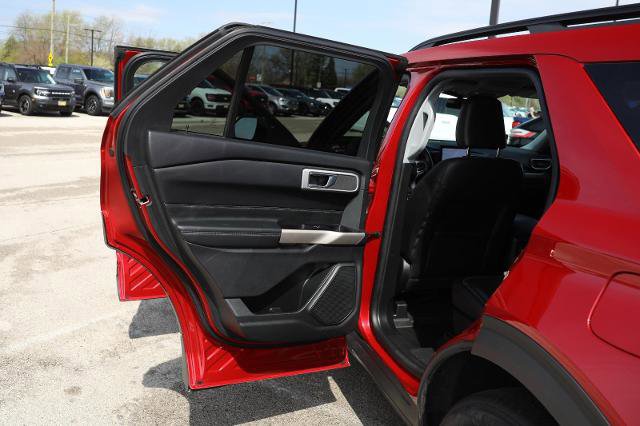 Certified 2023 Ford Explorer XLT w/ Equipment Group 202A image 28