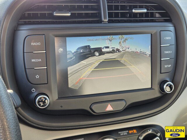 Used 2025 Kia Soul LX w/ LX Technology Package FWD image 22