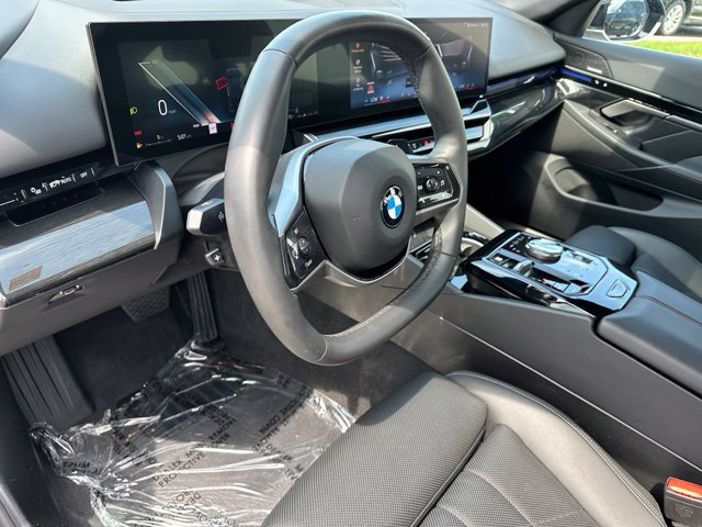 Used 2025 BMW 530i xDrive AWD/4WD image 19
