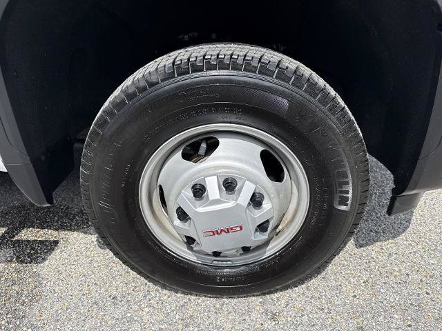 Used 2024 GMC Sierra 3500 Pro AWD/4WD image 17