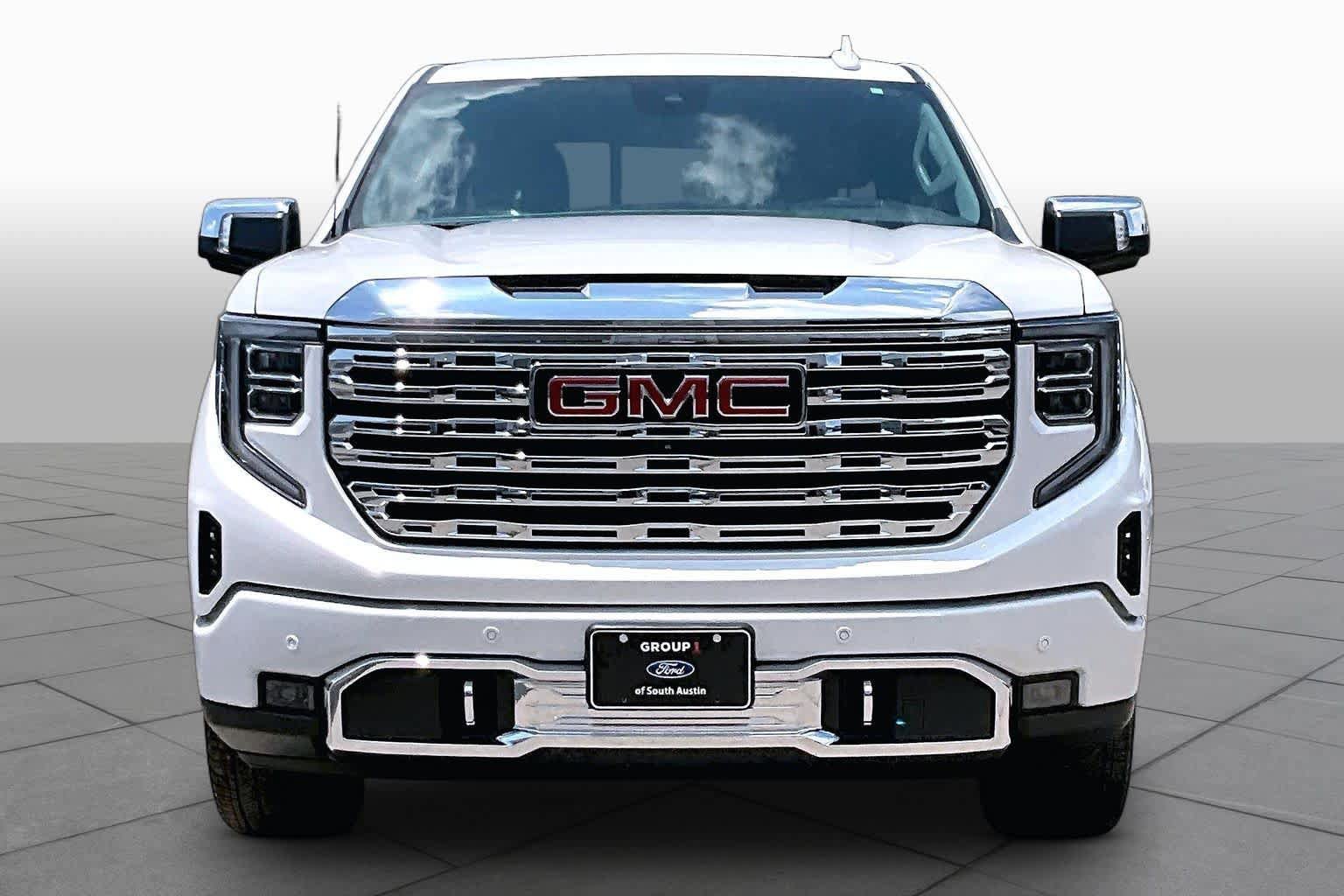Used 2024 GMC Sierra 1500 Denali w/ Denali Reserve Package AWD/4WD image 4